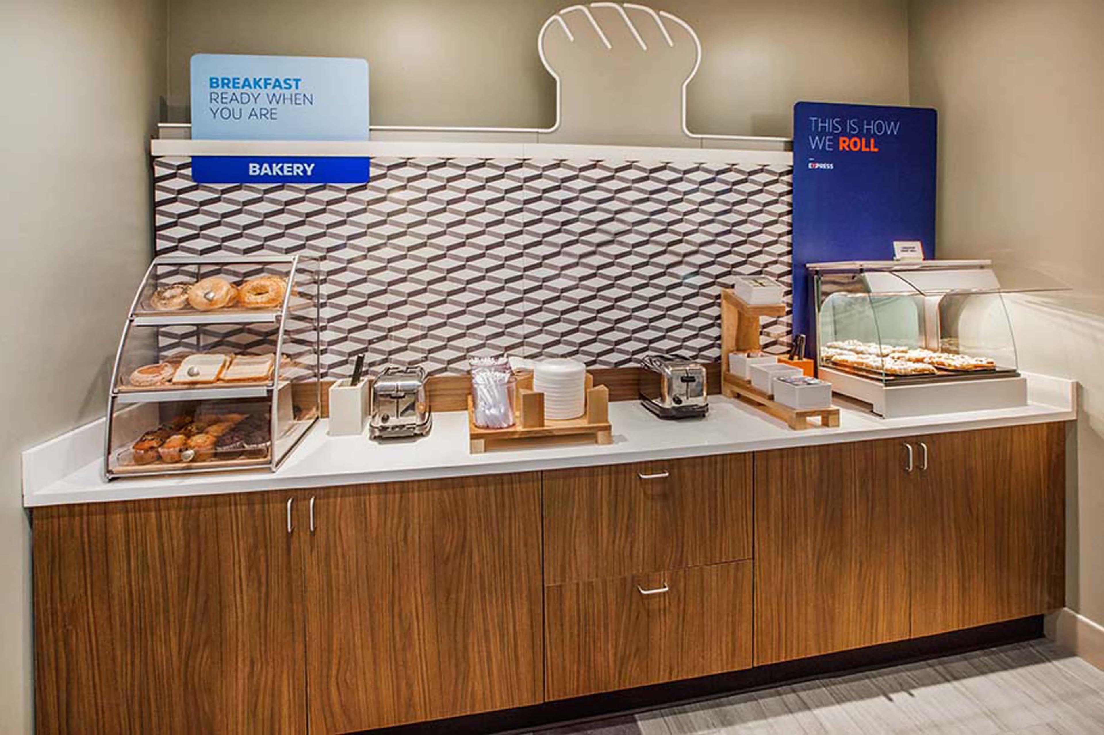 Holiday Inn Express Windsor Sonoma Wine Country By Ihg Exterior foto