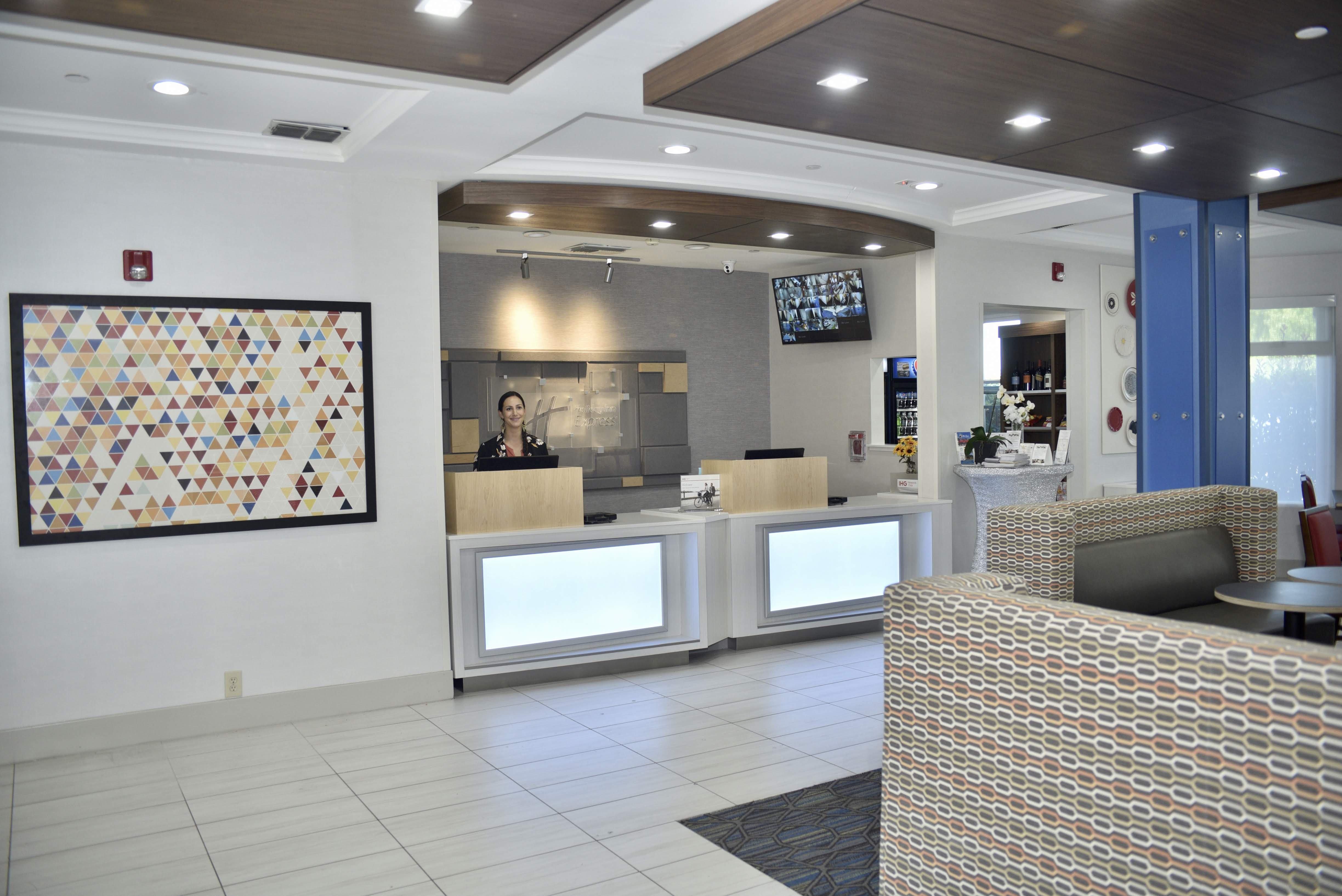 Holiday Inn Express Windsor Sonoma Wine Country By Ihg Exterior foto