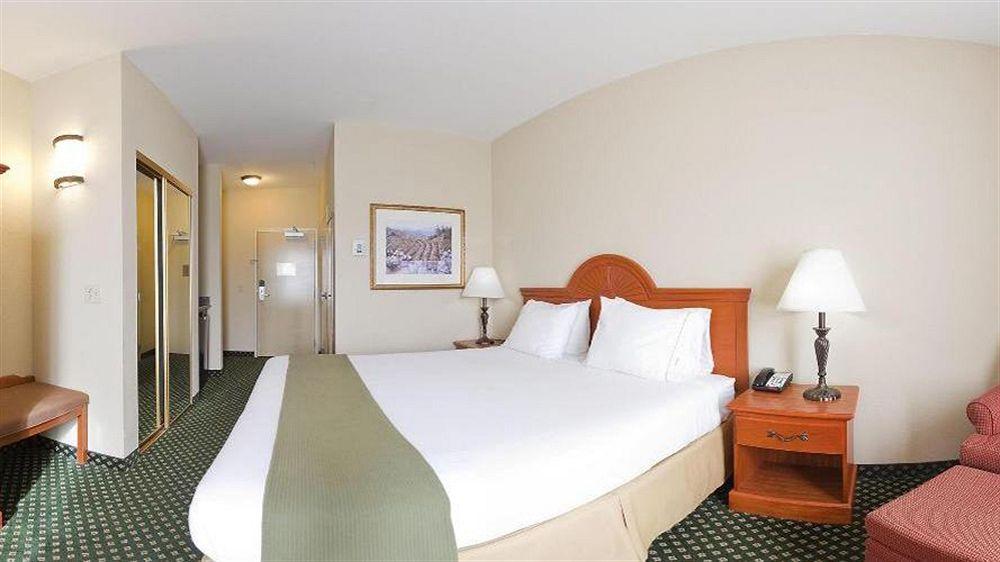 Holiday Inn Express Windsor Sonoma Wine Country By Ihg Exterior foto